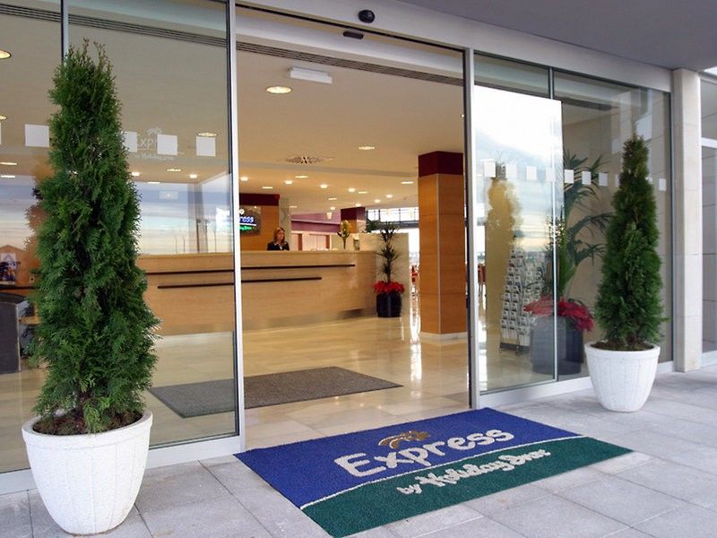 Hotel Holiday Inn Express Madrid-Rivas By Ihg Exterior foto