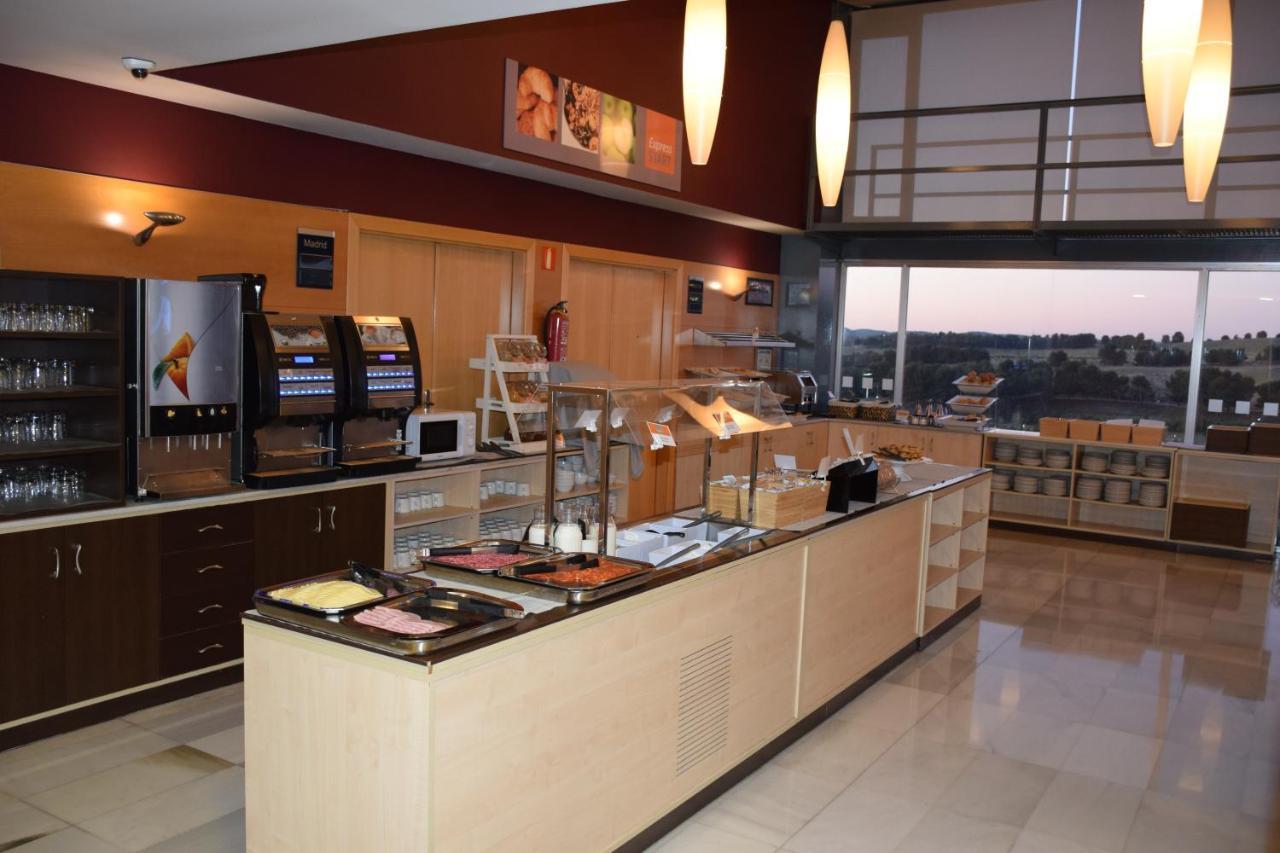 Hotel Holiday Inn Express Madrid-Rivas By Ihg Exterior foto